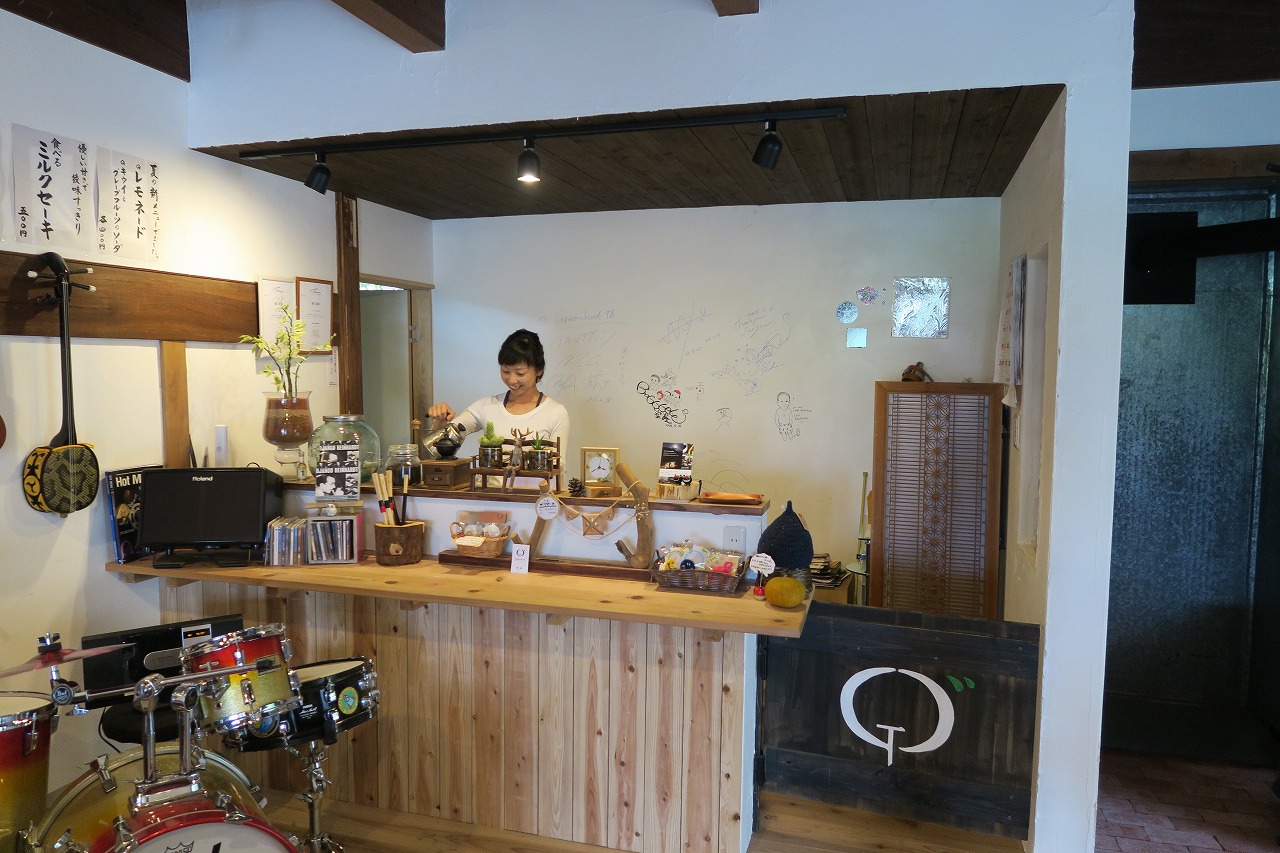 喫茶ぐりこ店内の様子と料理